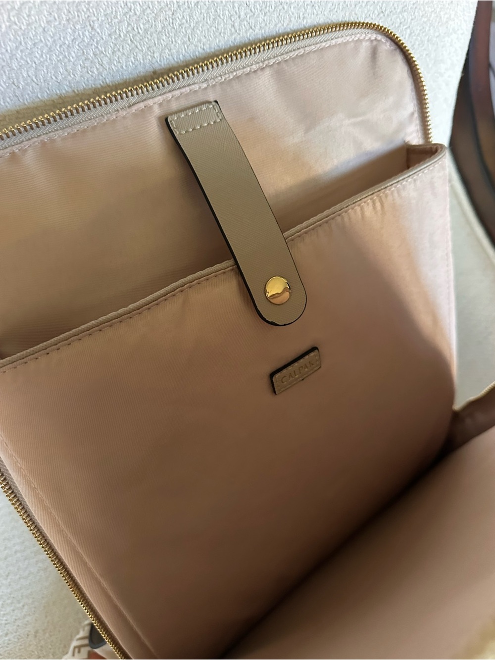 ⭐️LAST CHANCE⭐️ CALPAK 15” Kaya Laptop Backpack in Stone ✈️ - Picture 15 of 16